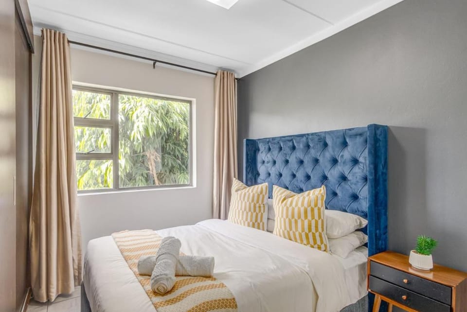 2 Bed, 2 Bath Apartment, Dainfern Apartment in Sandton