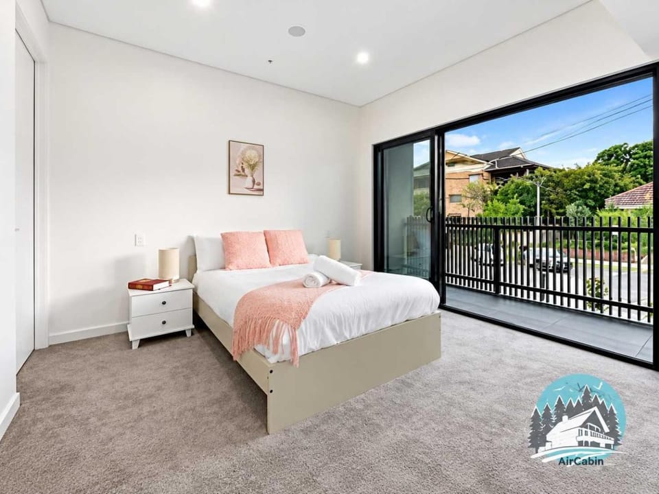 Chic 4-Level Family Home Chatswood Chase & Metro House in Sydney