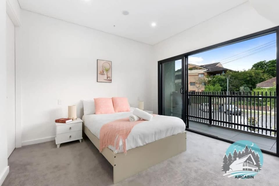 Chic 4-Level Family Home Chatswood Chase & Metro House in Sydney