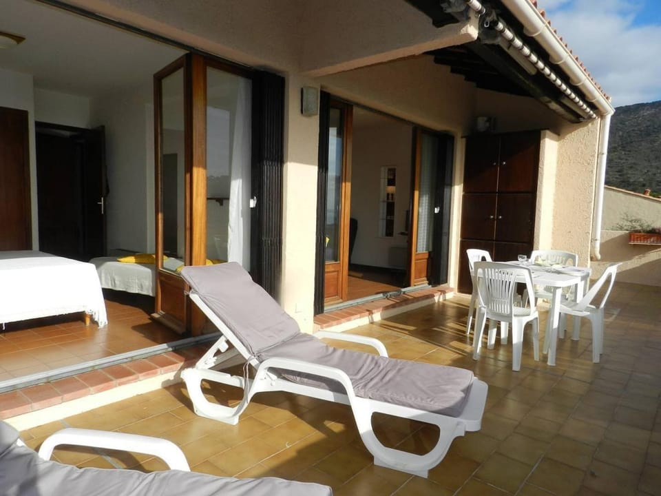 Appartement vue mer avec parking - 4 pers. - FR-1-251-935 Apartment in Le Lavandou