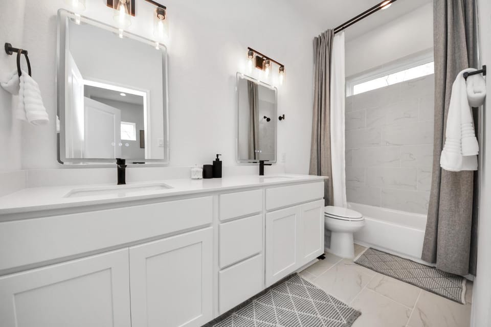 Shower, Bathroom, Bath, towels