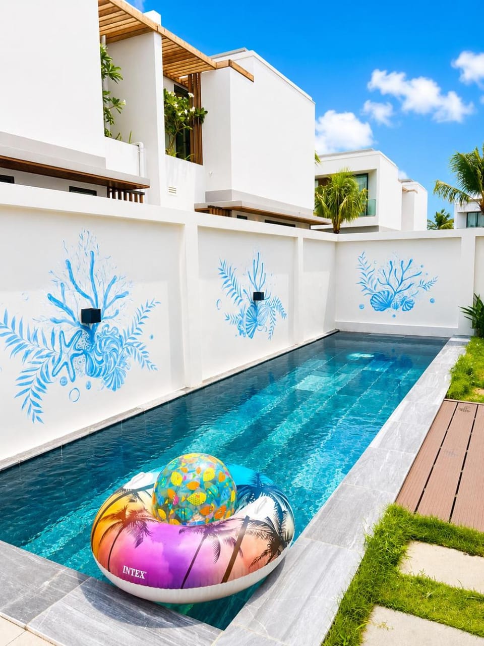Swimming pool