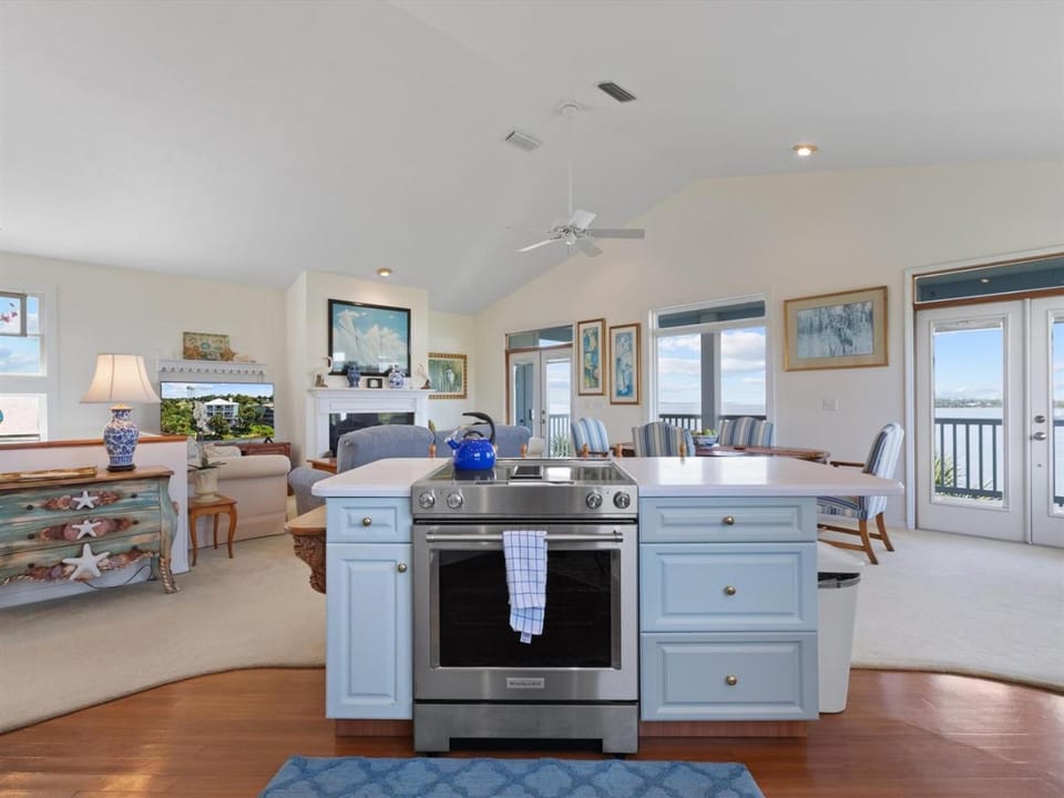 Gulf Landing- Amazing Water View with Boat Parking House in Cedar Key