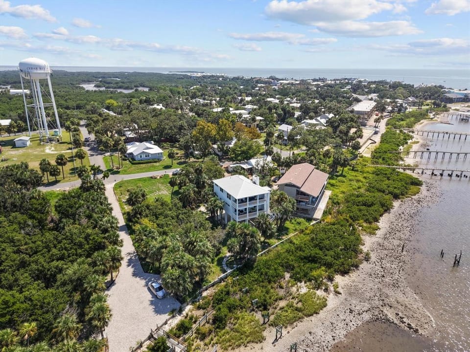 Gulf Landing- Amazing Water View with Boat Parking House in Cedar Key