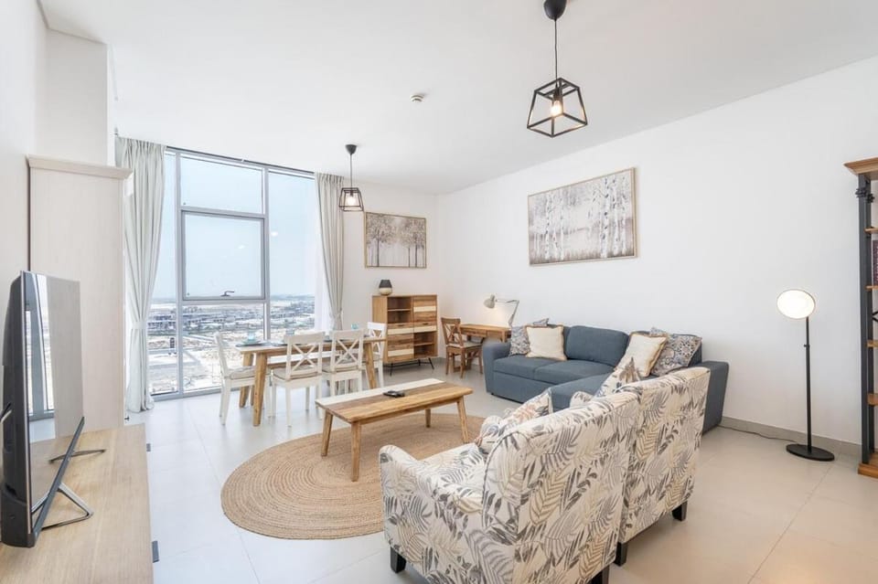 Free housekeeping visits during your stay - StayShort - Cozy 2BR Retreat in Dubai South Near Expo City Apartment in Dubai