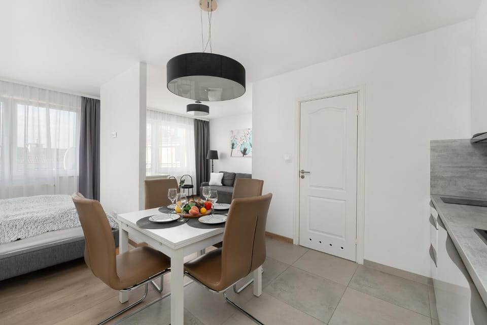 Kitchen or kitchenette, Seating area