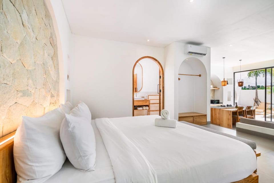 Bed, Photo of the whole room, Bedroom, air conditioner
