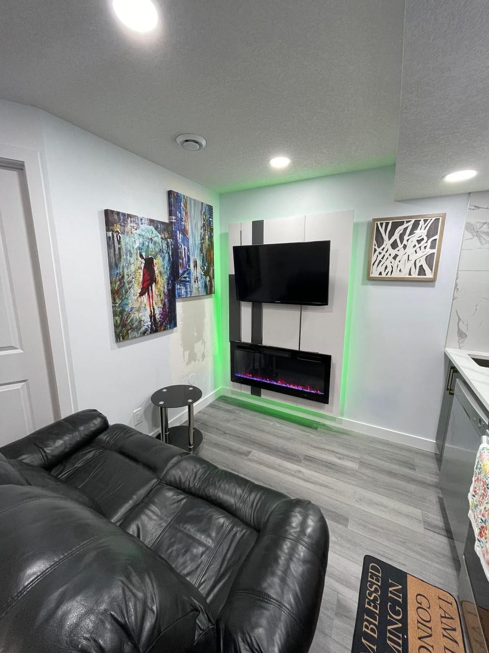 Communal lounge/ TV room, TV and multimedia, Living room, fireplace