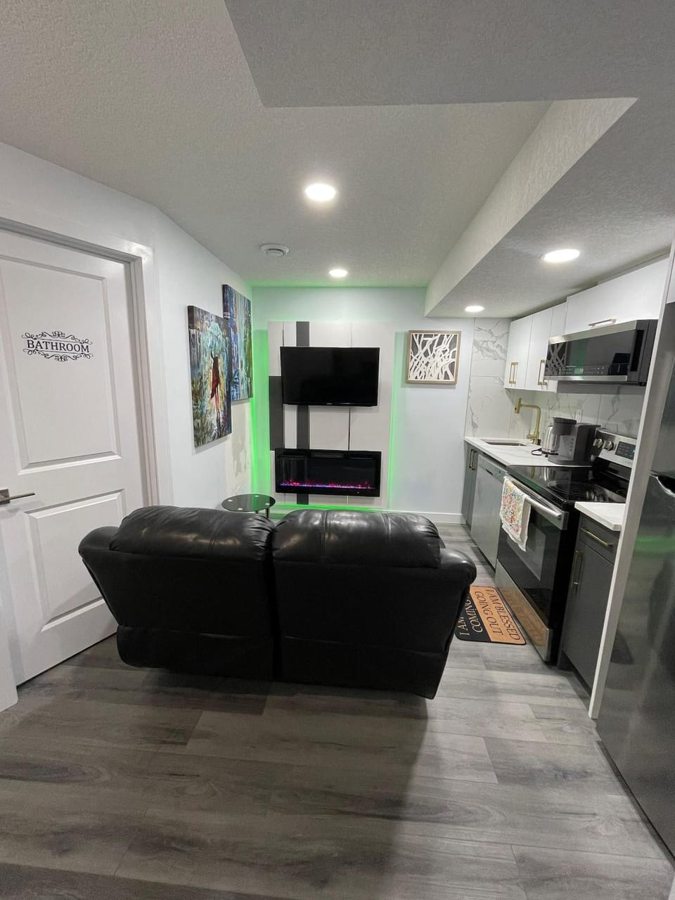 Living room, dishwasher, microwave, oven
