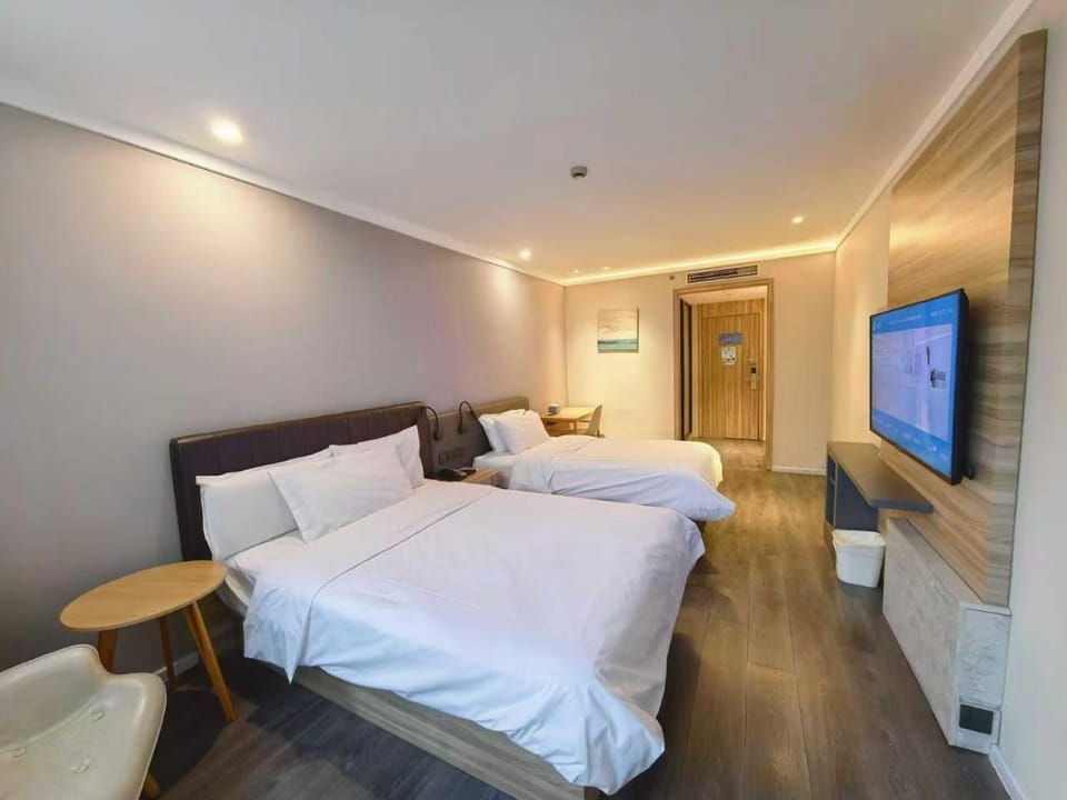 Hanting Premium Hotel Shanghai Xintiandi Lujiabang Road Metro Station Hotel in Shanghai