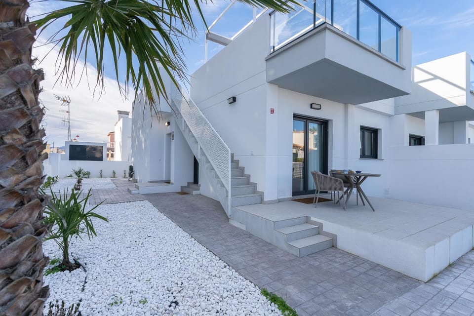 Property building, Balcony/Terrace