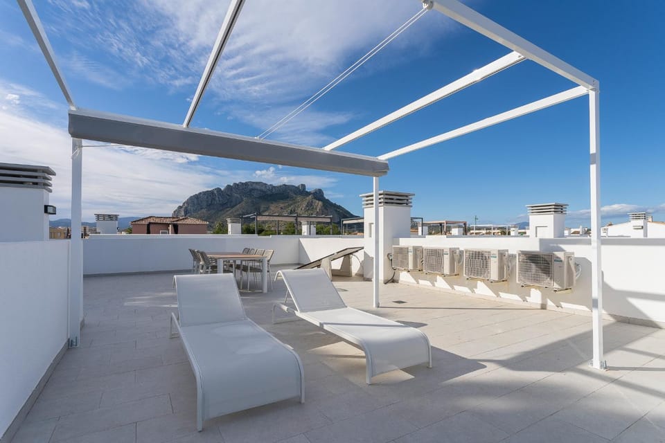 View (from property/room), Balcony/Terrace, Mountain view, sunbed