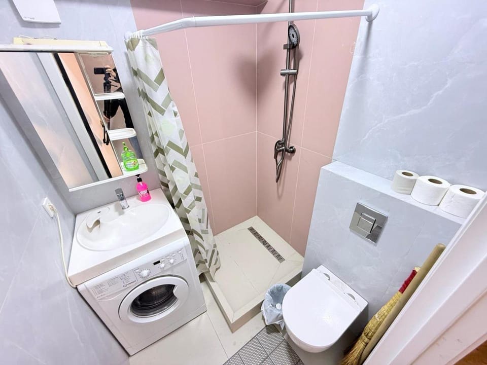 Modern City Center Apartment Golden Square Almaty Apartment in Almaty