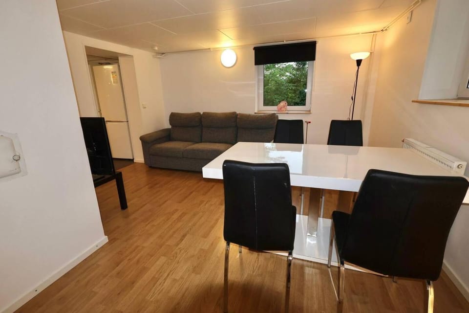 Workers Stay - Staff Apartment - Säve - Göteborg - Sverige House in Gothenburg