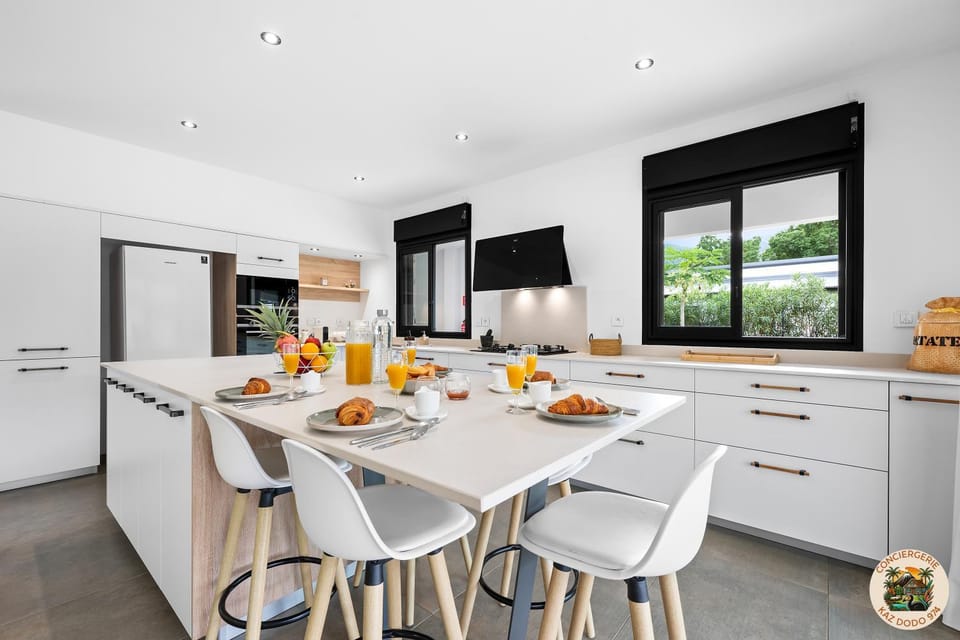 microwave, oven, stove, kitchen