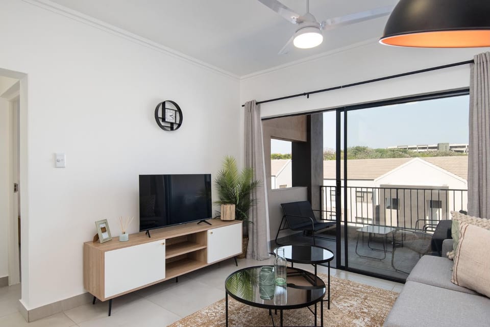 TV and multimedia, View (from property/room), Balcony/Terrace, Living room, Seating area