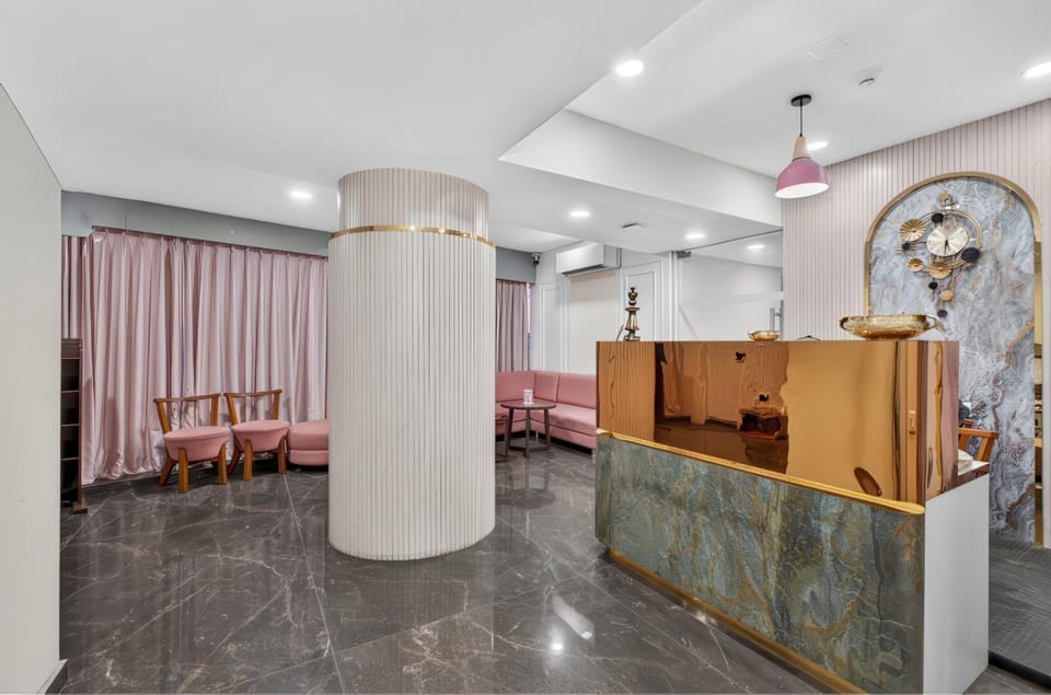 Rooms To Go - Indian Guest only Hotel in Vadodara