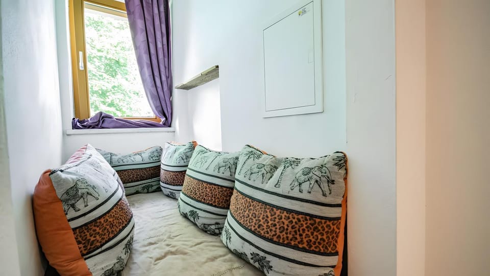 Living room, Bedroom