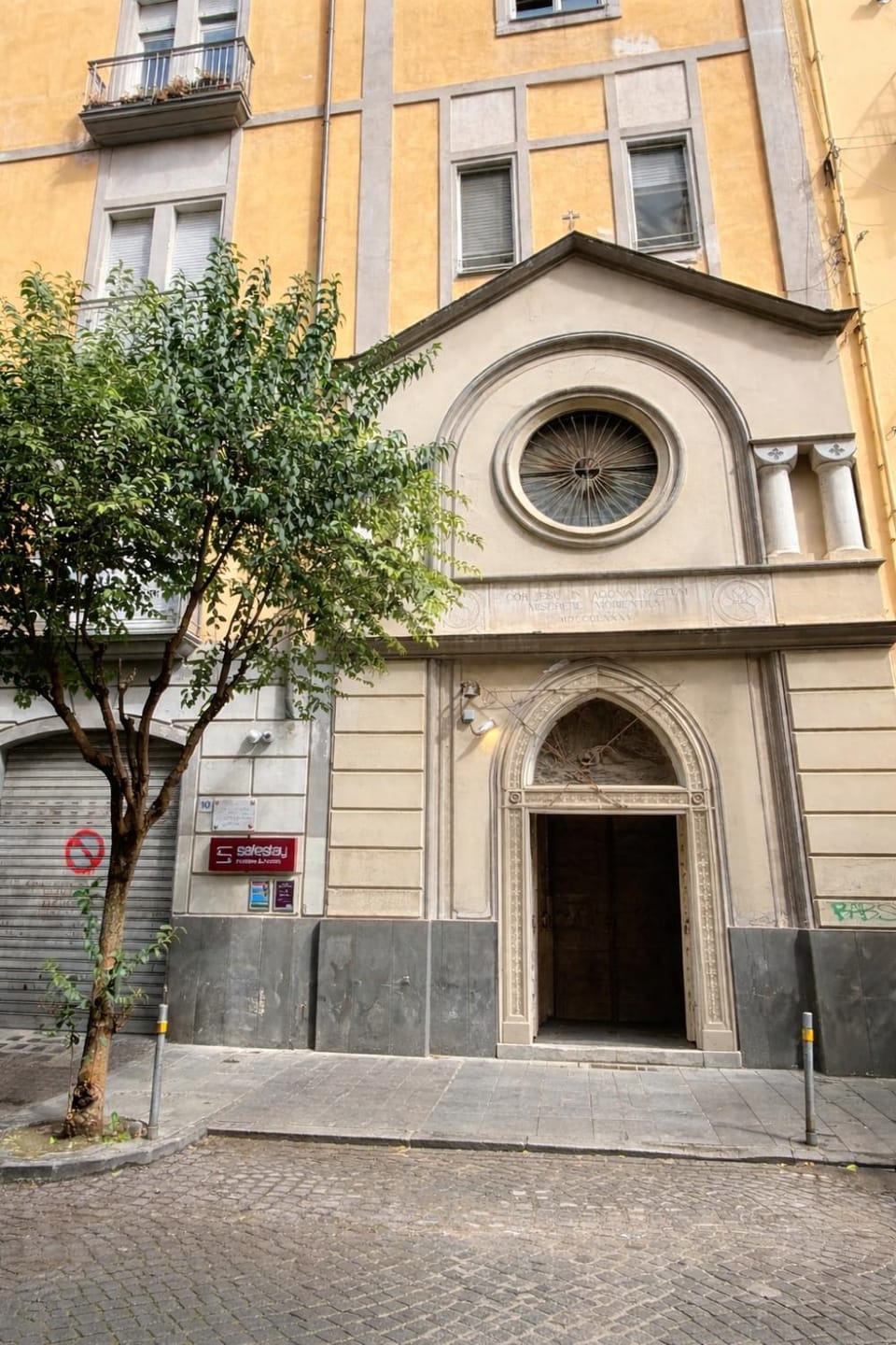 Property building, Facade/entrance
