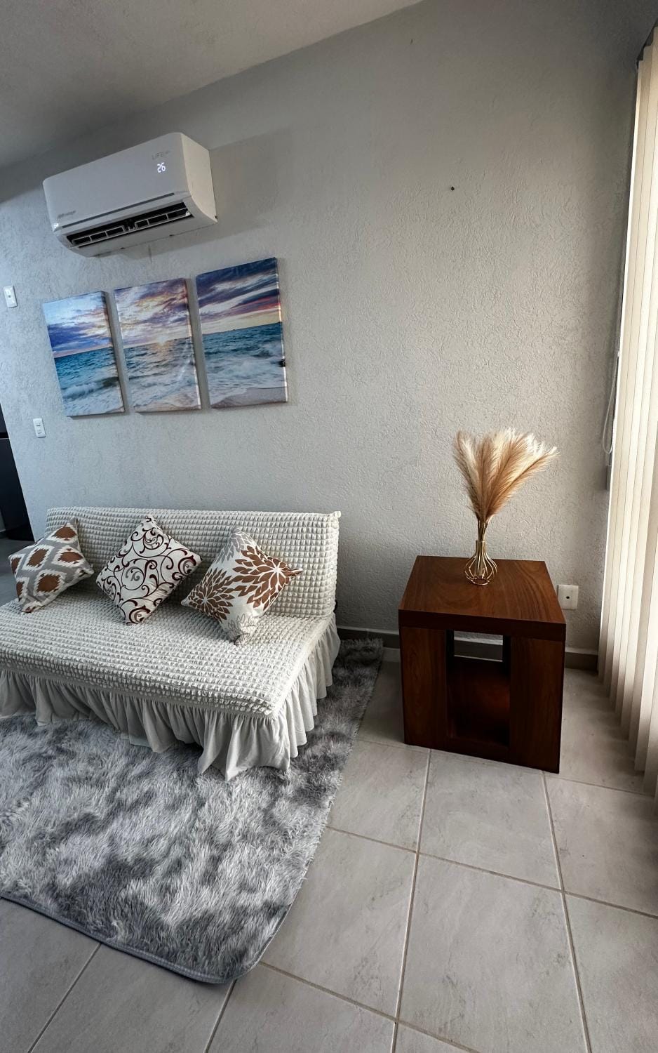 Communal lounge/ TV room, Living room