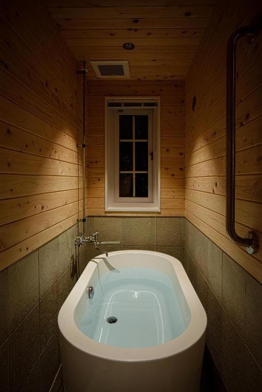 Bathroom, Bath