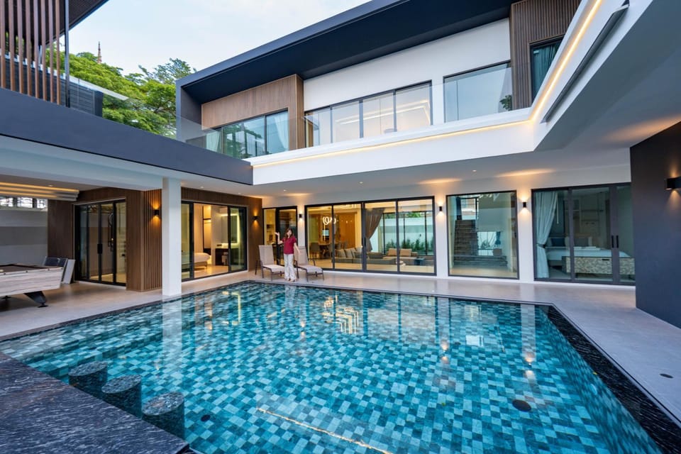 Property building, Pool view, Swimming pool, Swimming pool