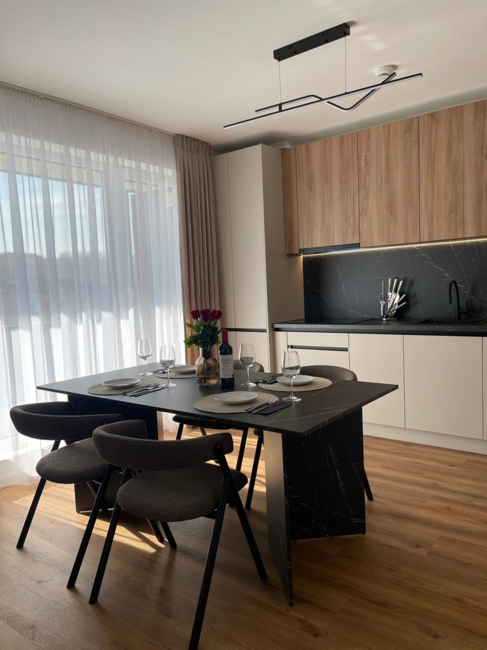 Dining area, kitchen