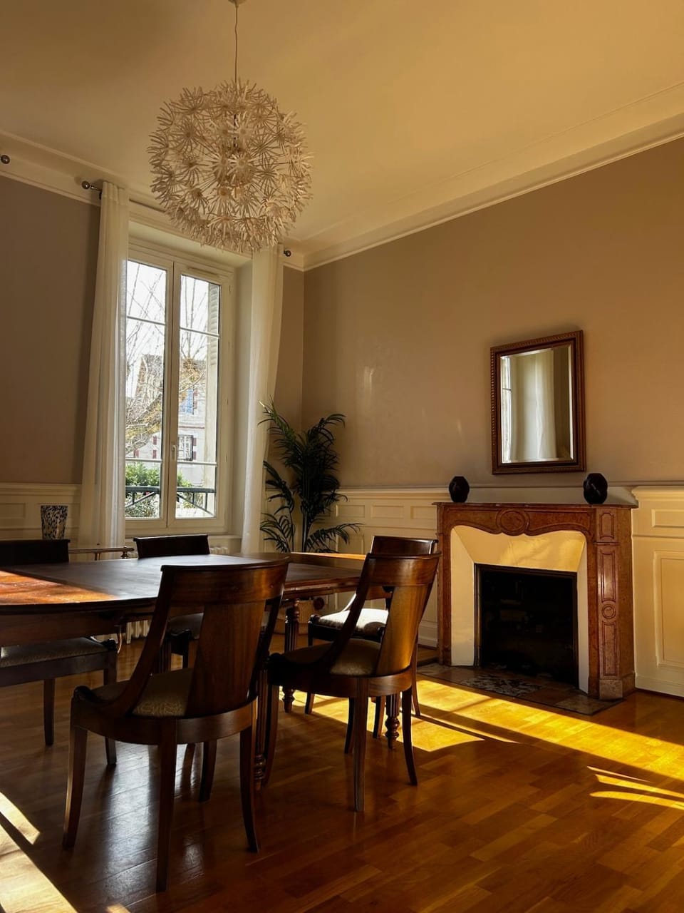 Appartement de charme en plein centre ville avec spacieux garage privé Apartment in Clermont-Ferrand