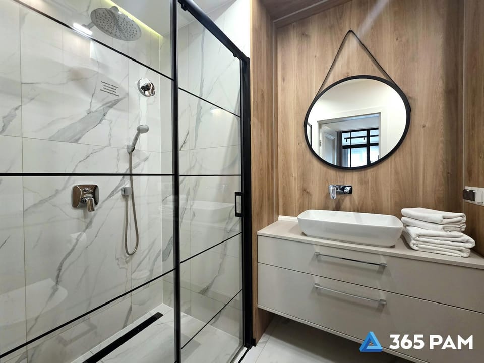 Shower, Bathroom, towels