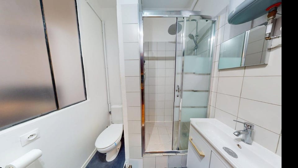 Property building, Bathroom