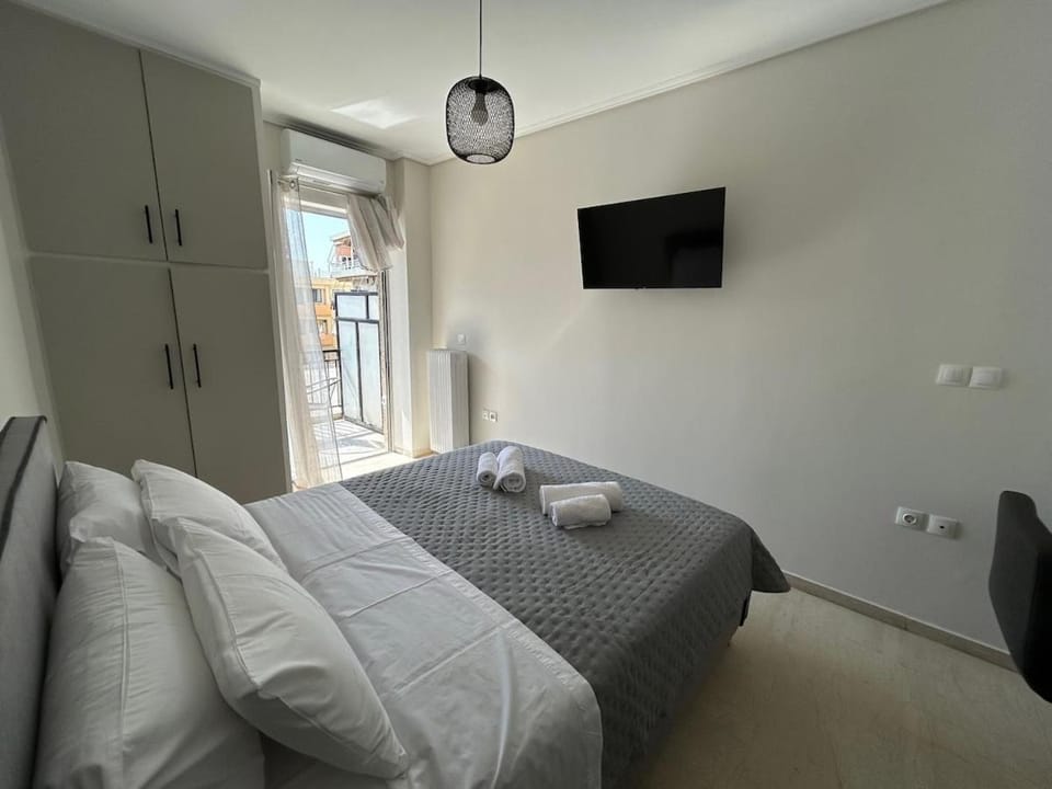 Bed, TV and multimedia