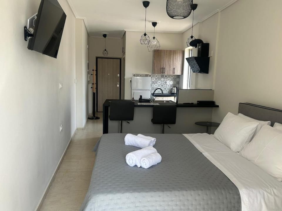 Bed, TV and multimedia, Kitchen or kitchenette