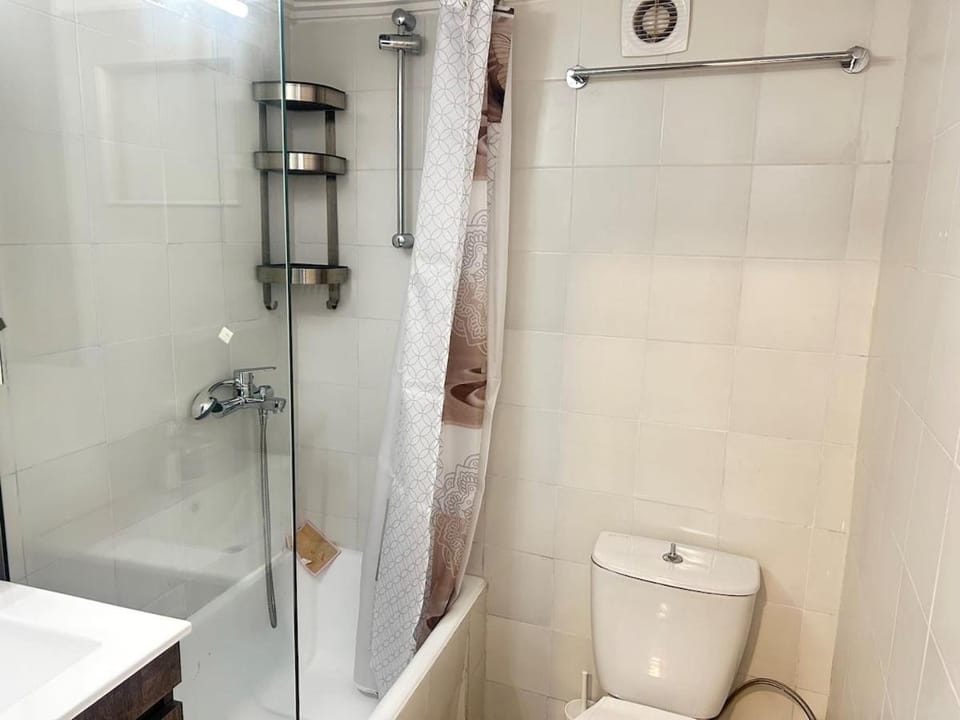 Bathroom, Bath