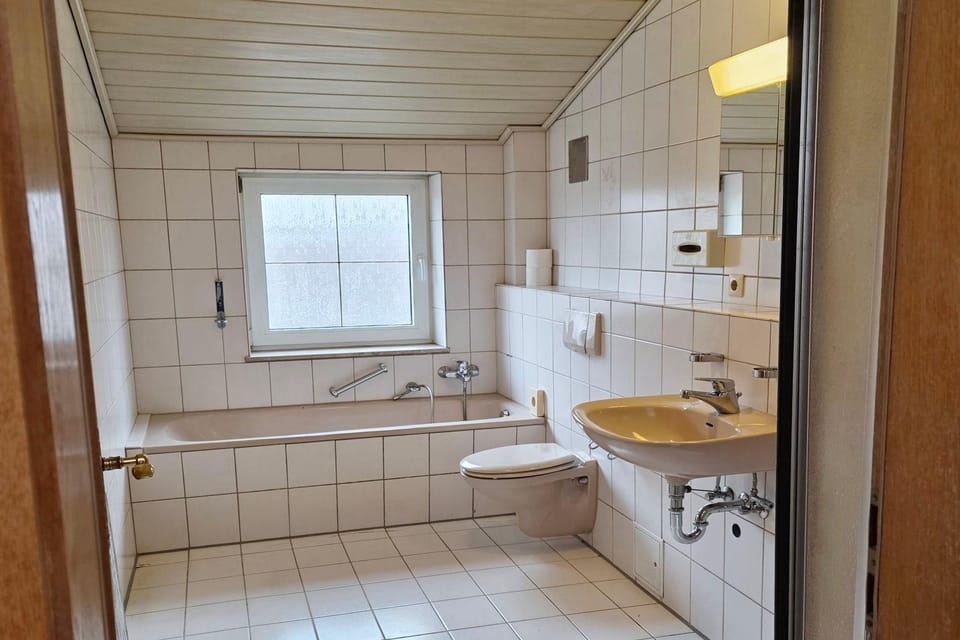 Shower, Toilet, Bathroom, Bath