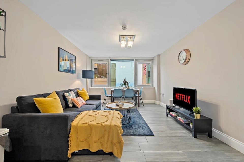 TV and multimedia, Living room, Seating area