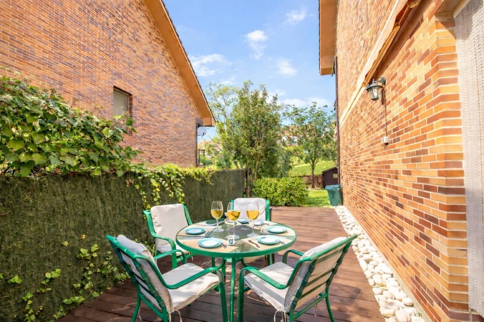 Gran chalet con jardín a 5 minutos de Pamplona House in Navarre