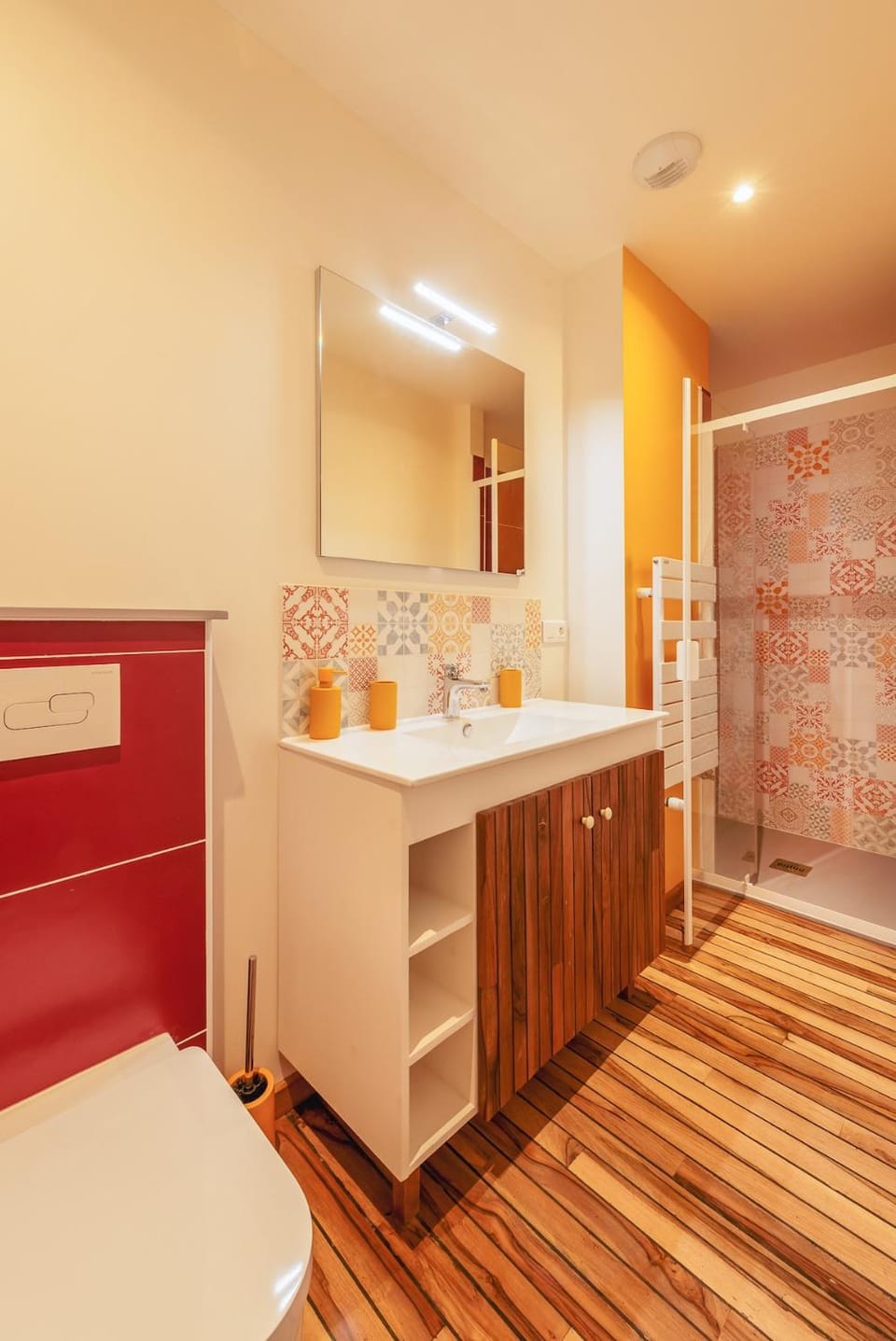 Toilet, Photo of the whole room, heating, towels