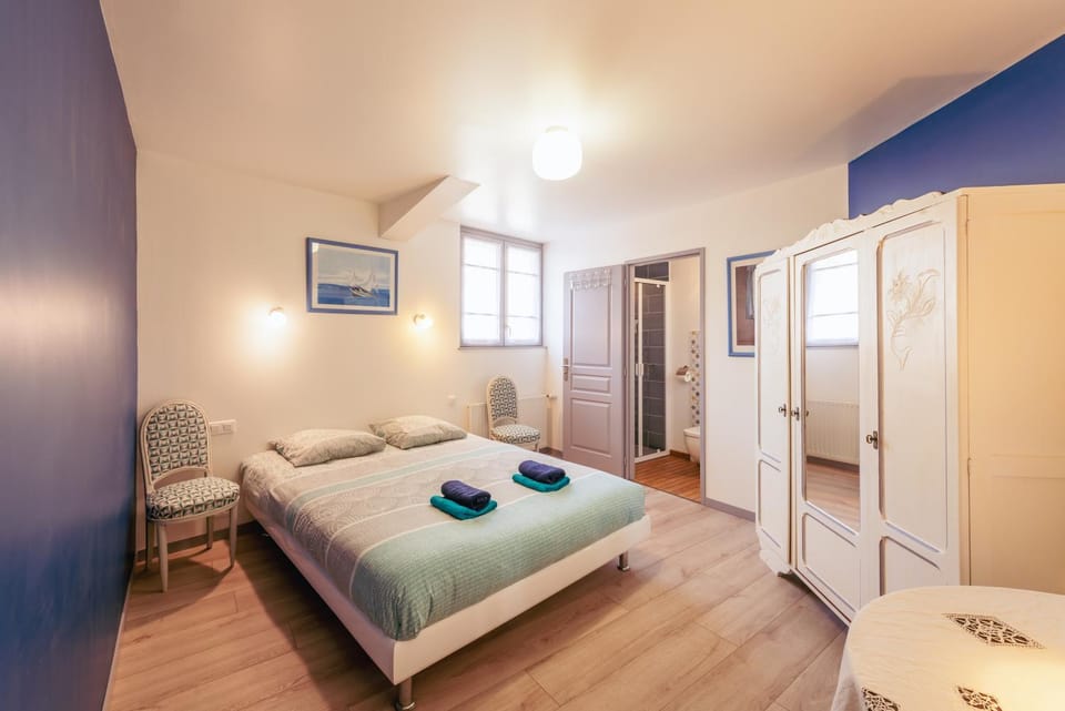 Bed, Photo of the whole room, Bedroom, towels, wardrobe
