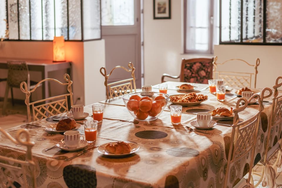 Dining area, Breakfast, Drinks