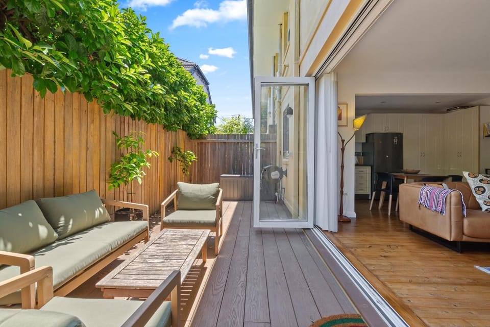 Spacious Stay Near Shops & Cafes in Marrickville Apartment in Marrickville