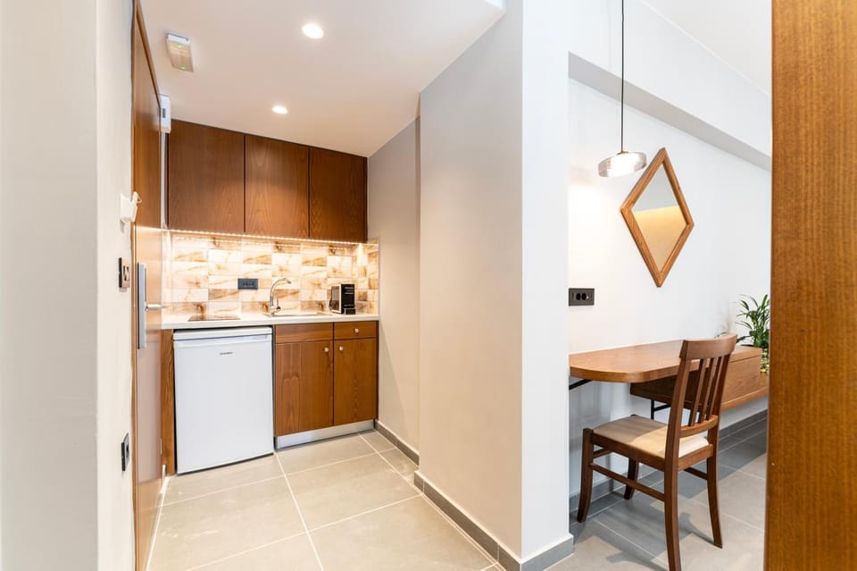 Duka Suites - Near Port, Beaches Apartment in Kos