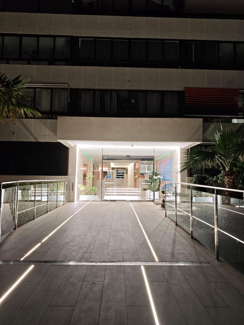 Facade/entrance