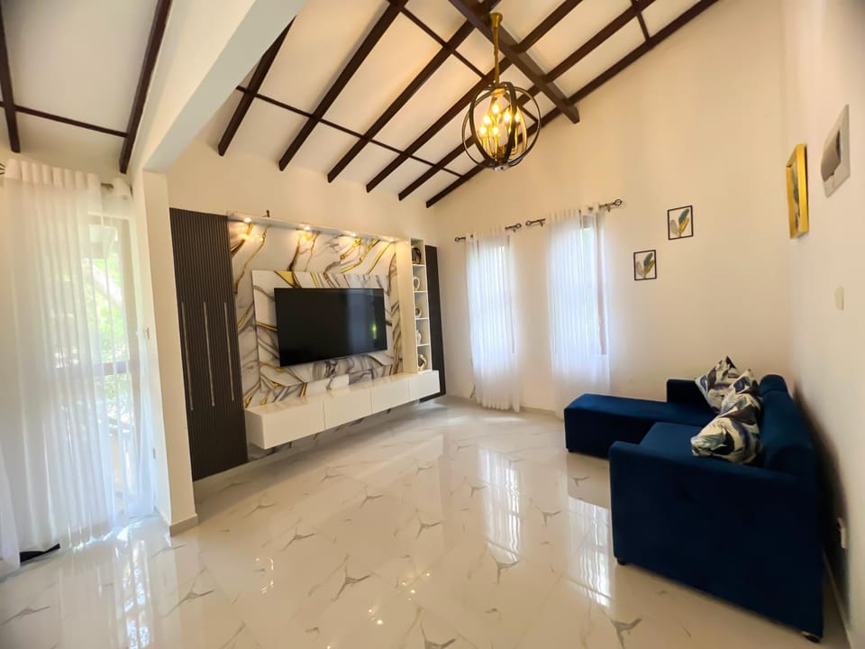 Ranjan luxury Home Apartment in Hikkaduwa
