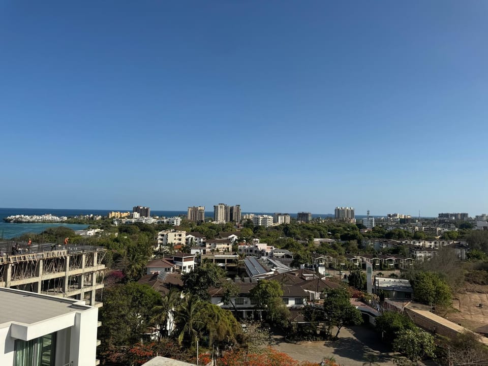 Property building, Day, Neighbourhood, Natural landscape, City view, Sea view, Street view