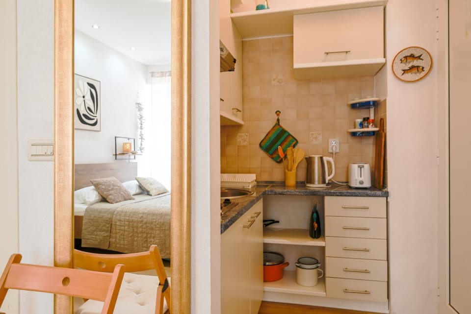 Coffee/tea facilities, Kitchen or kitchenette