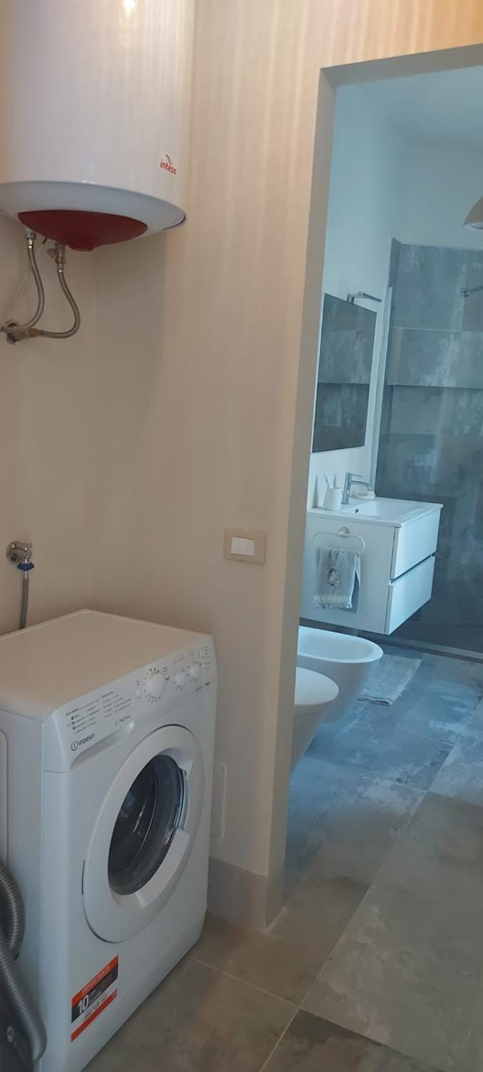 Bathroom, washing machine