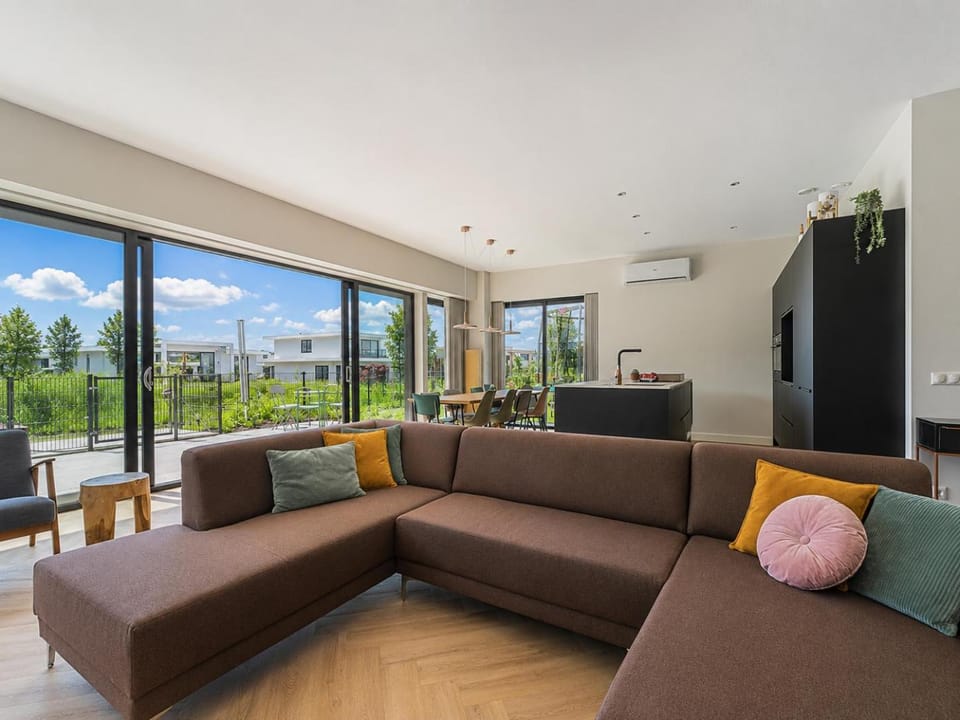 Water Nr. 592 | 10 Pers. Hottub House in Biddinghuizen