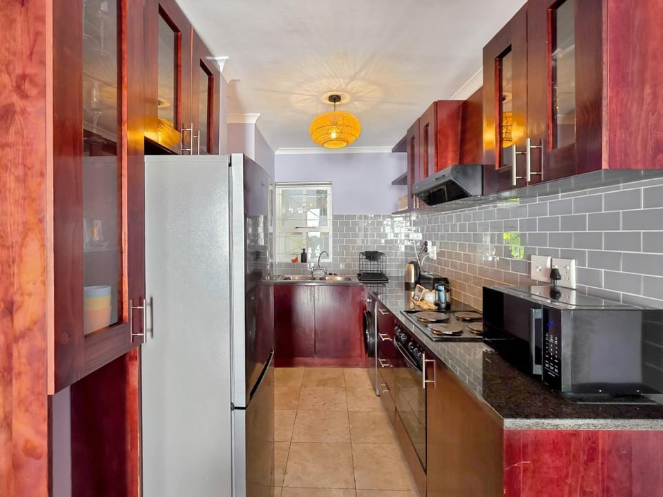 2BR Ensuite at De Waterkant Piazza & Pool Apartment in Cape Town
