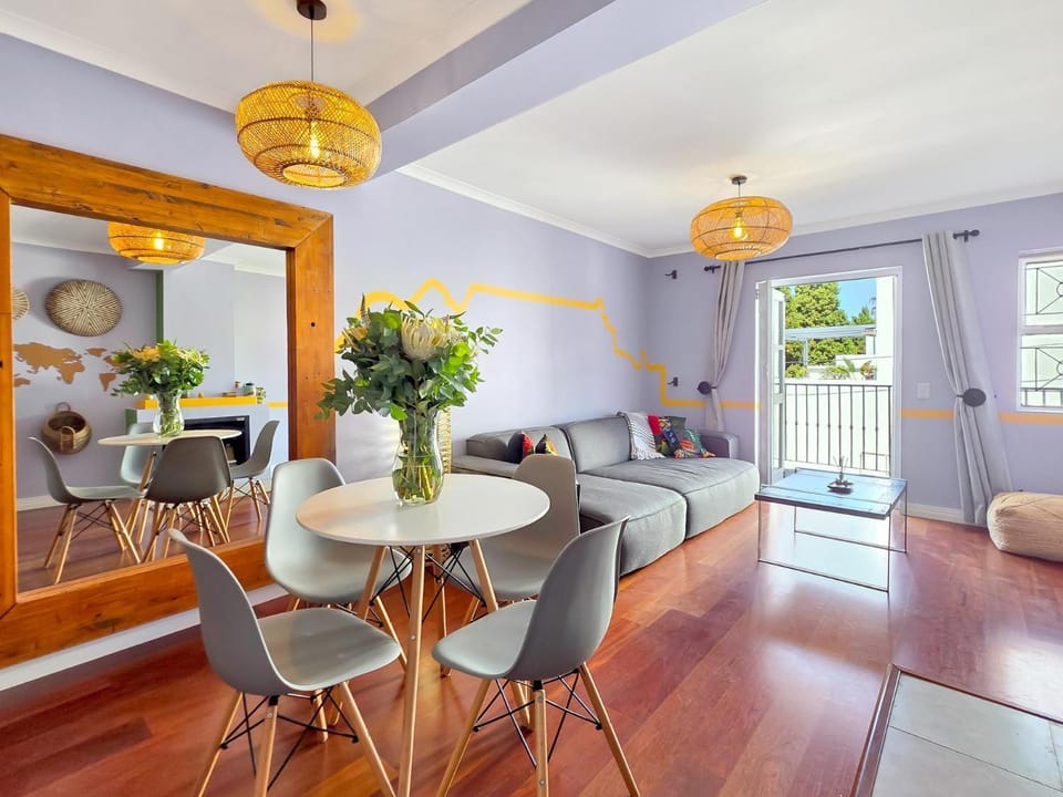 2BR Ensuite at De Waterkant Piazza & Pool Apartment in Cape Town