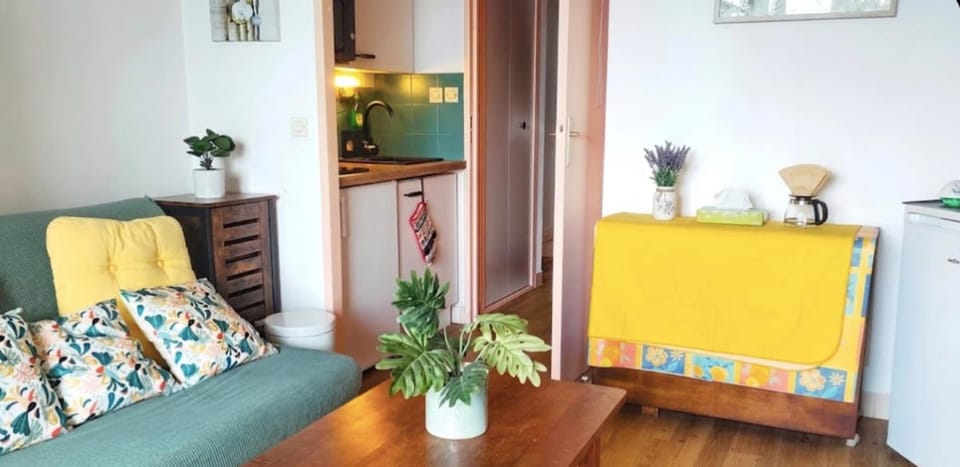 Apartment with sea view near Renécros beach Apartment in Sanary-sur-Mer